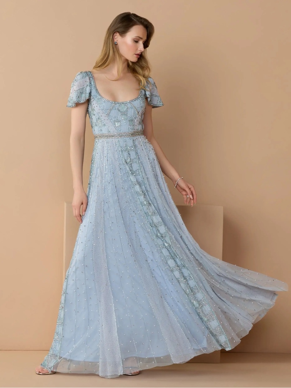 Mac Duggal 10116 Blue Short Sleeve Scoop Neck Embellished Gown sz 8